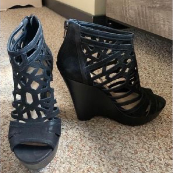 Gianni Bini wedge heel with back zip - Picture 2 of 4